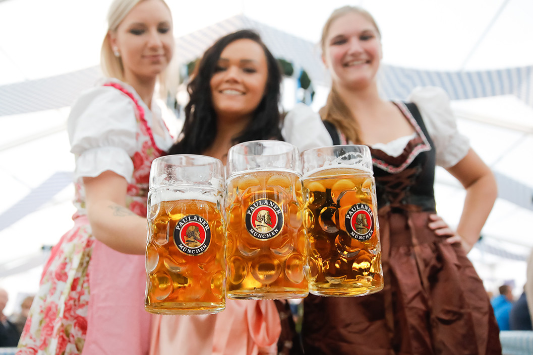 Oktoberfest pivo Paulaner